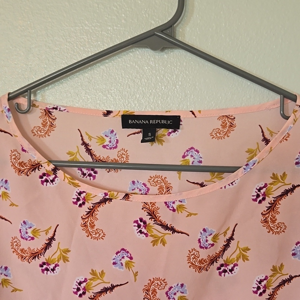 Banana Republic Pink Paisley Chiffon Top Size Small - Picture 3 of 6